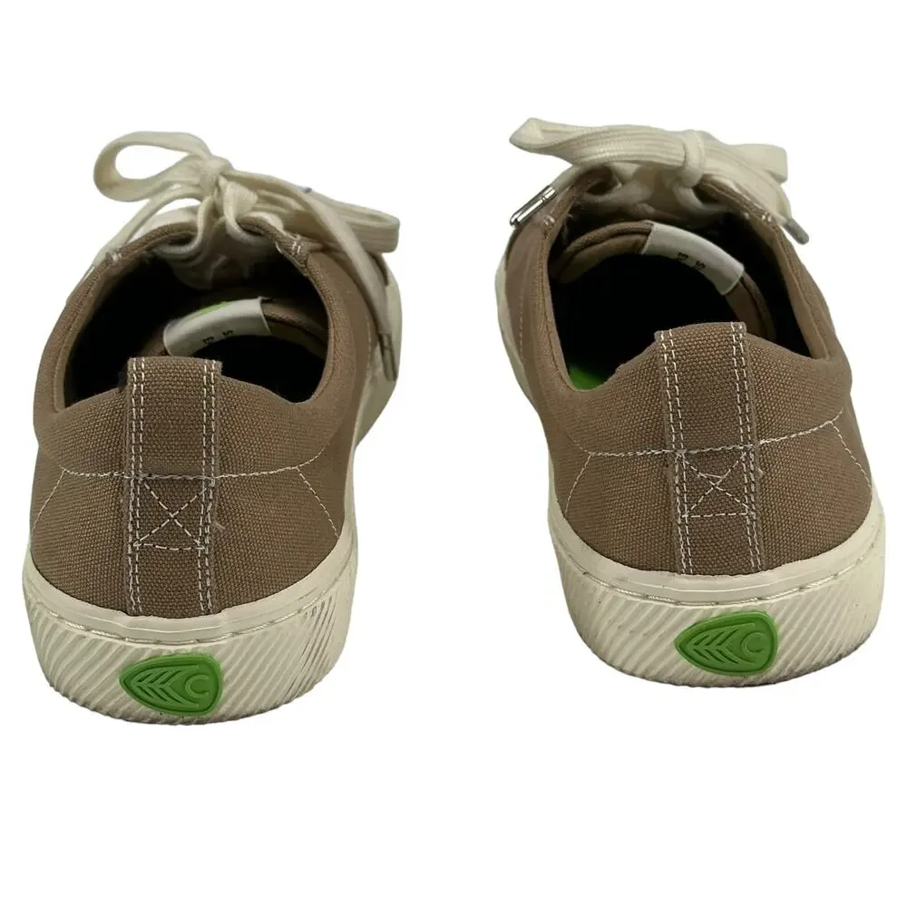 Cariuma sneakers unisex